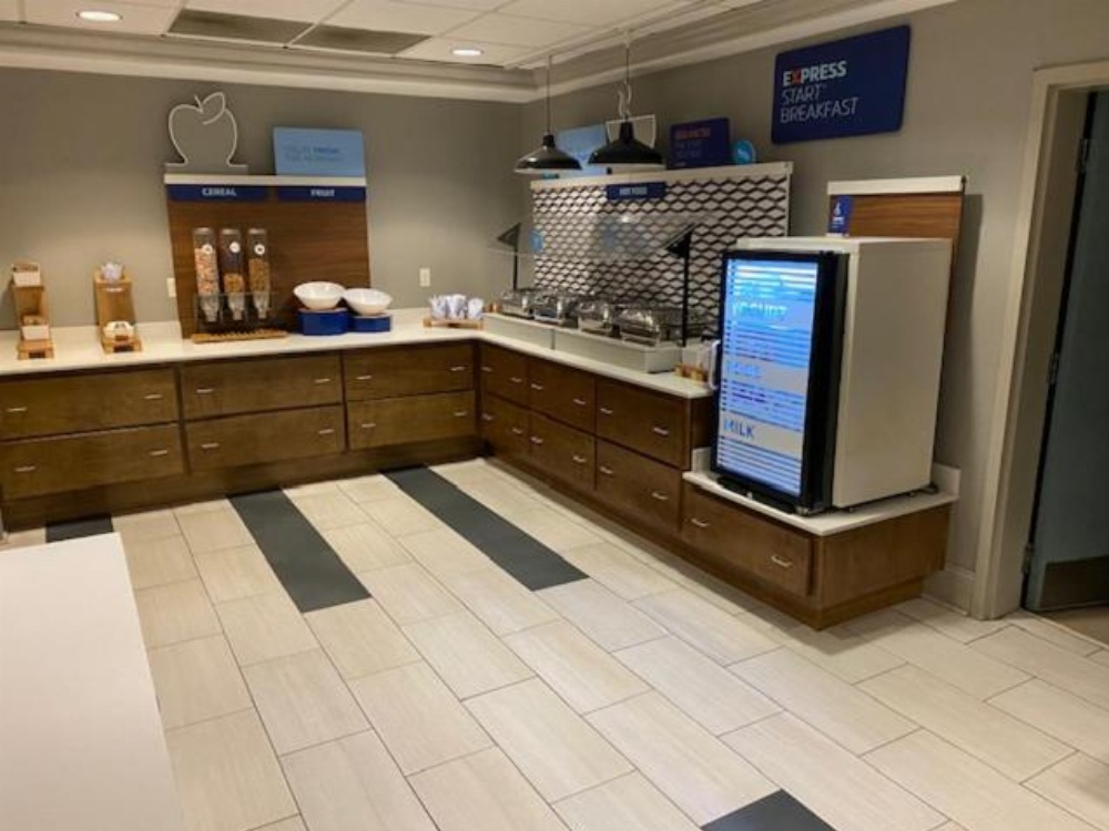 Holiday Inn Express Hotel & Suites Greenwood